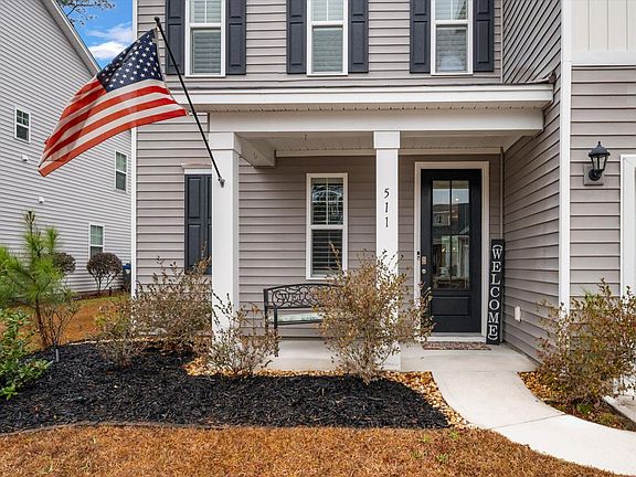 4th image of 511 Kilarney Rd