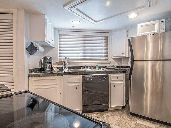 5th image of 1500 Woodlawn Blvd APT 5