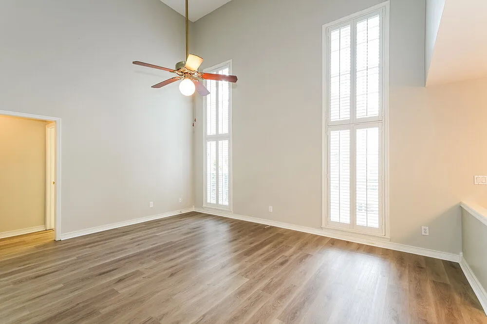 3 bed, 2.5 bath, 1916 sqft, $2,605 — Photo 4