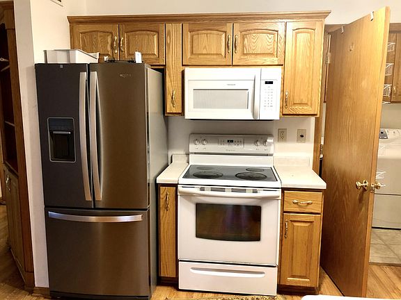 4th image of 1708 W Oakes Dr