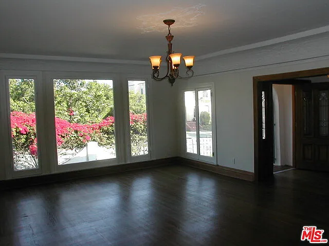 4 bed, 3.0 bath, 2550 sqft, $6,850 — Photo 4