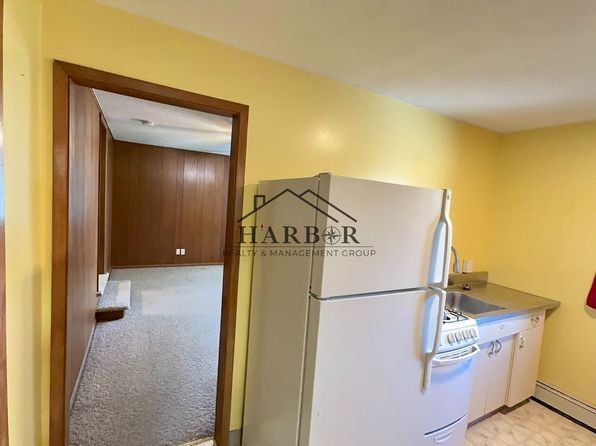 725 7th Ave SE APT 2