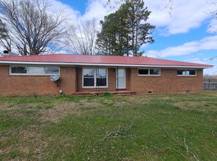 4088 Airport Dr, Lawrenceburg, TN 38464