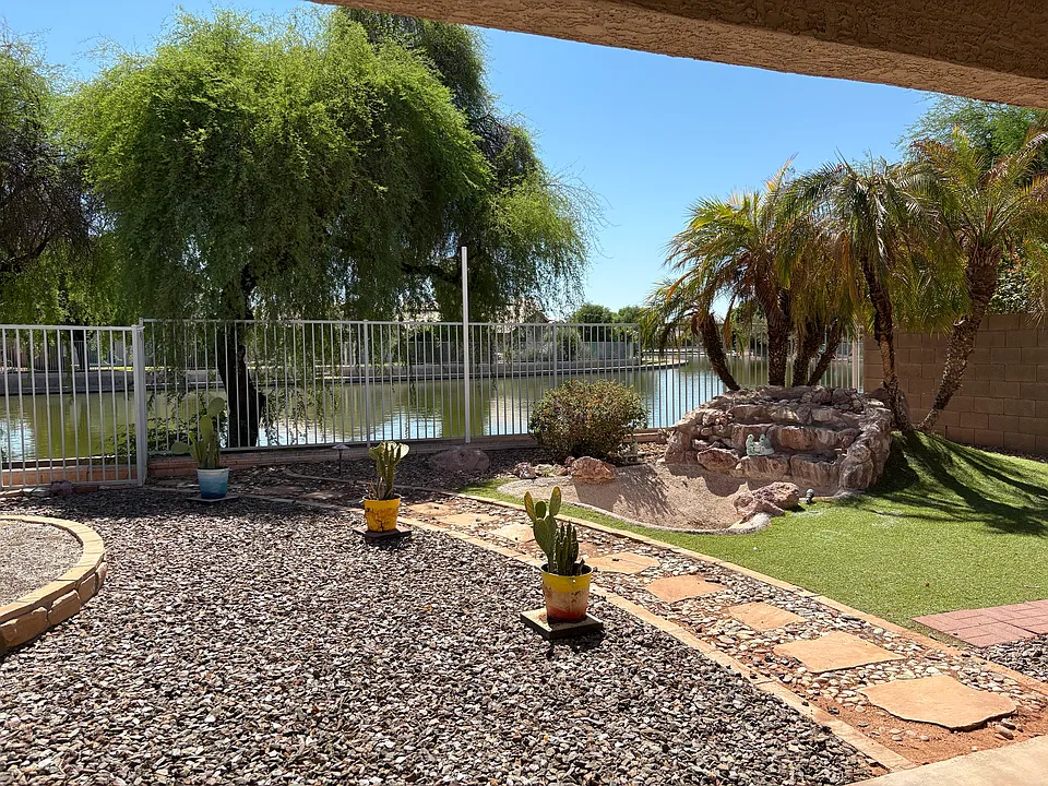 10821 W Alvarado Rd