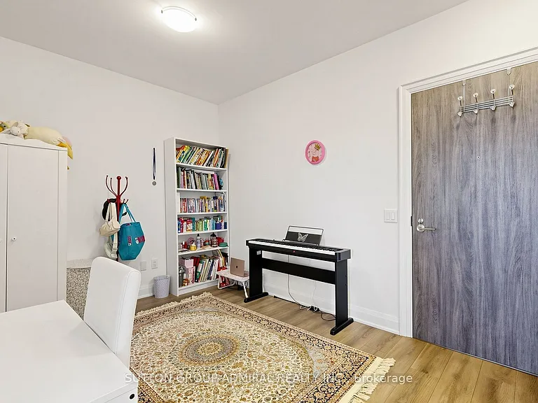 20 Gatineau Dr #1708E — Photo 11