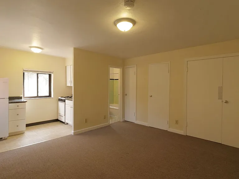 5686 Forward Ave — Photo 4