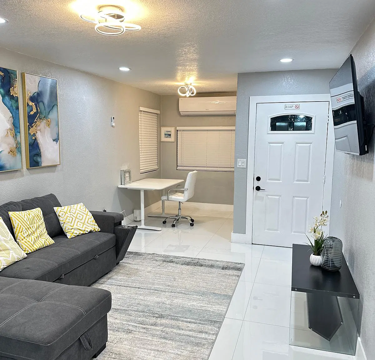 2 bed, 800 sqft, $2,400 — Photo 4