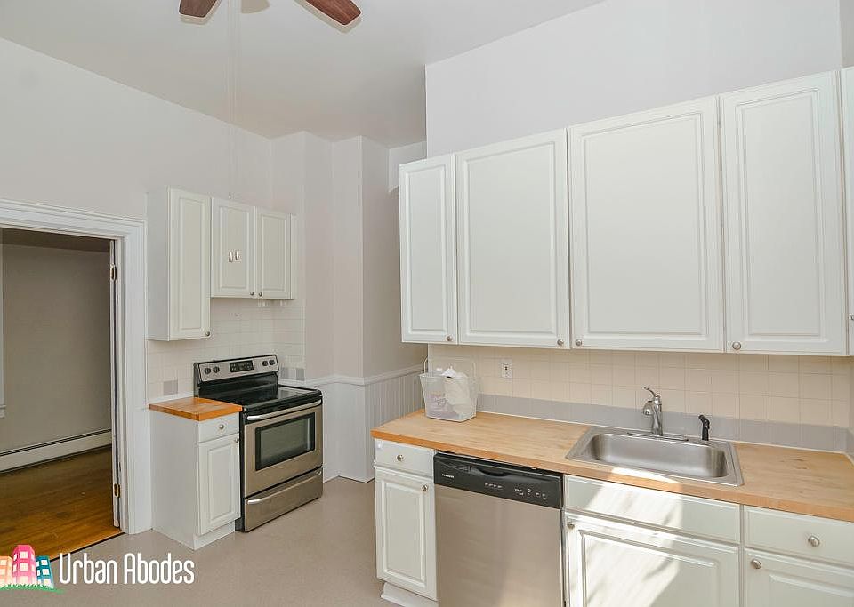 1st image of 1441 W Warner Ave #Ua1
