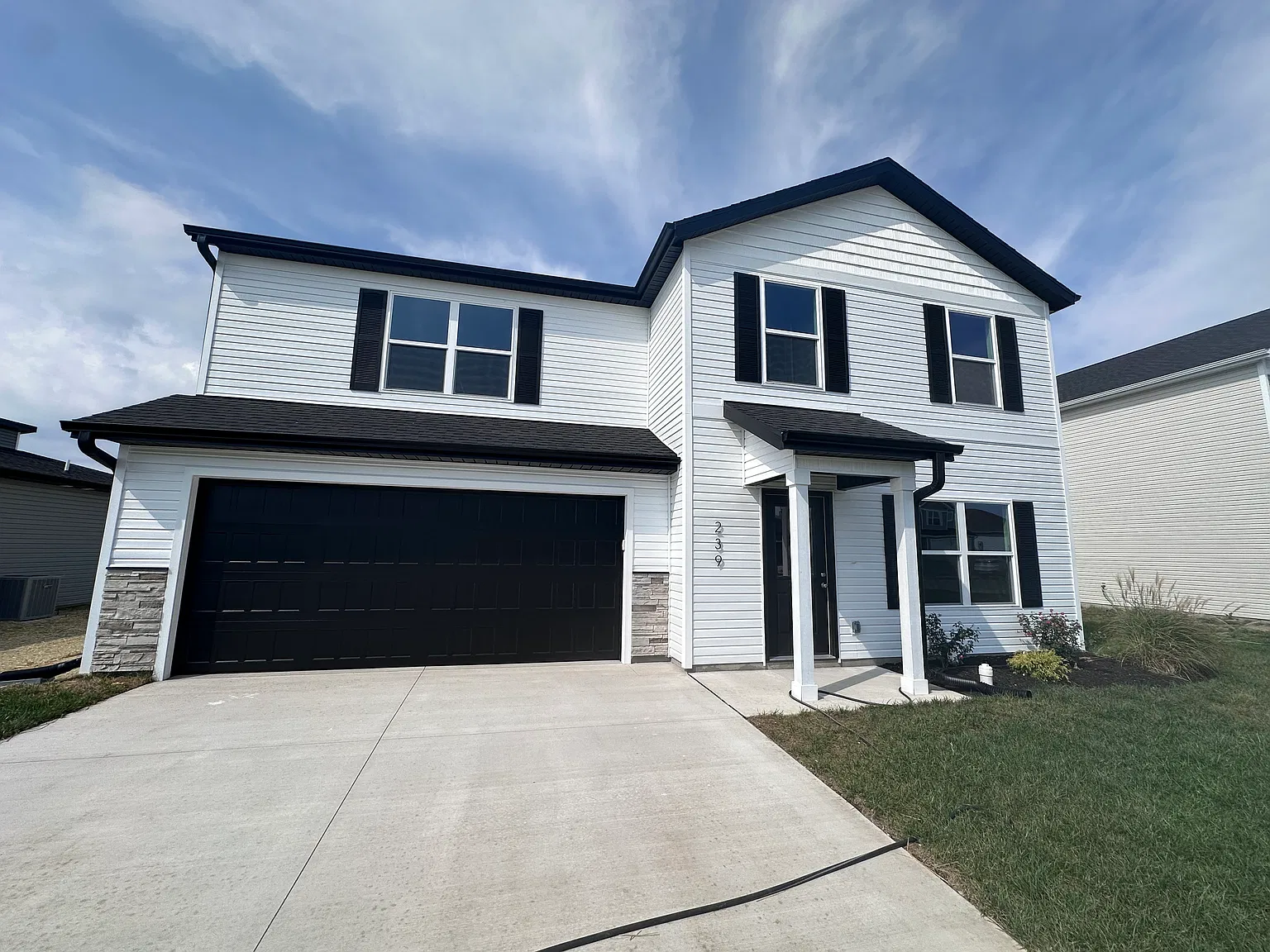 3 bed, 2.5 bath, 1428 sqft, $1,900 — Photo 1