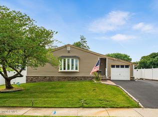 53 Boulevard W, Keyport, NJ 07735