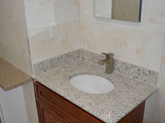 5th image of 50 Wolfle St APT 1