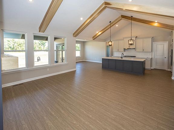 Parkette D family room