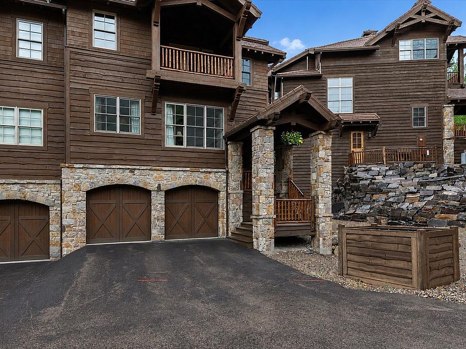 1st image of 128 Slopeside Dr #18