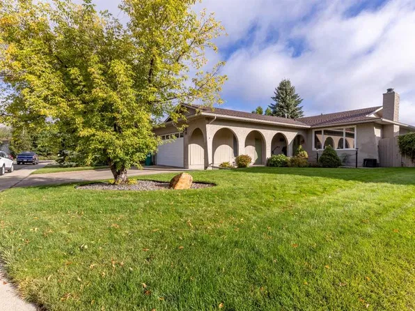 10 E Seneca Pl W, Lethbridge, AB T1K 4M7