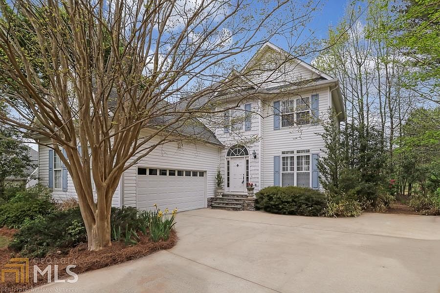 1st image of 29 Woodlake Dr