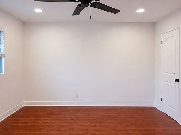 4th image of 7731 Romaine St #7