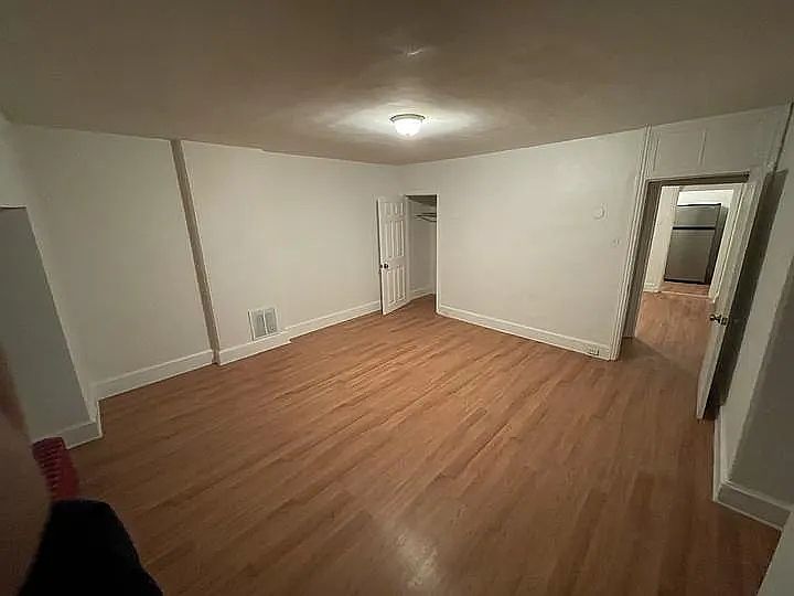 Building Photo 4
