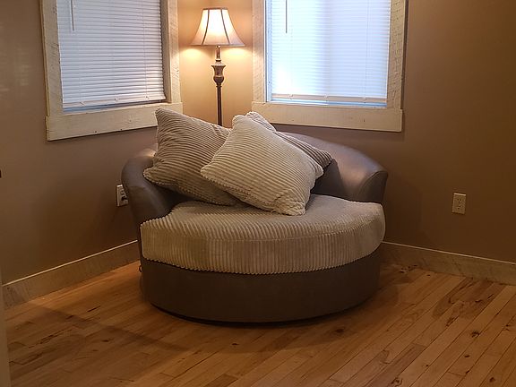 4th image of 321 Montclair Dr #3
