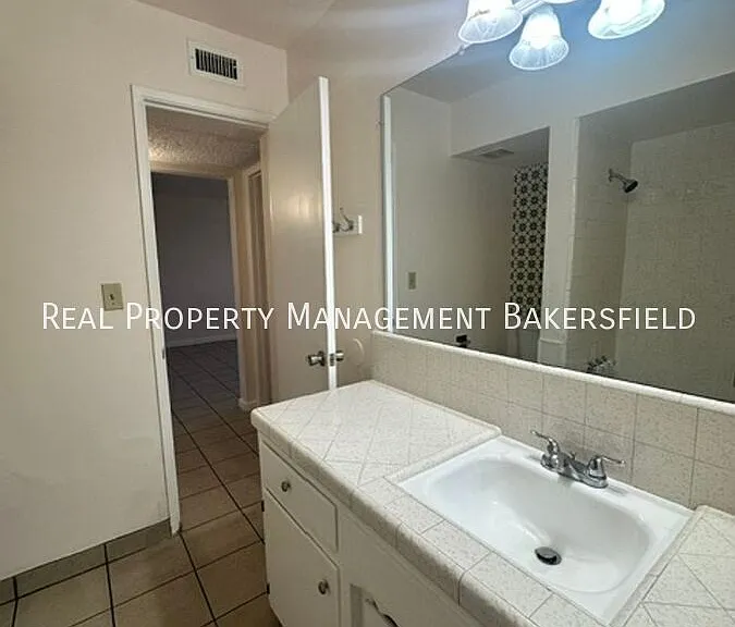 1015 Pacific St #D — Photo 21