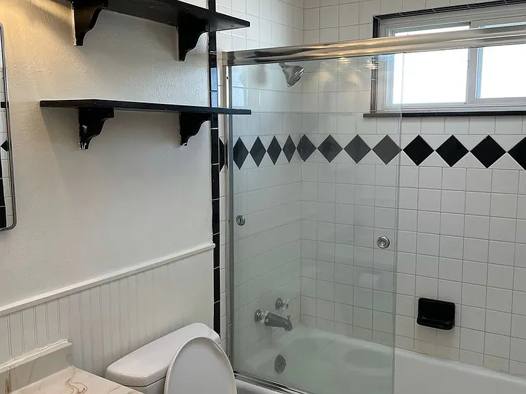 1848 Northview Dr — Photo 6
