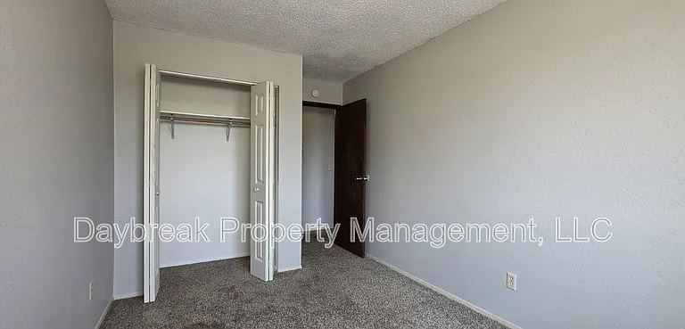 2414 3rd Ave N #17 — Photo 8
