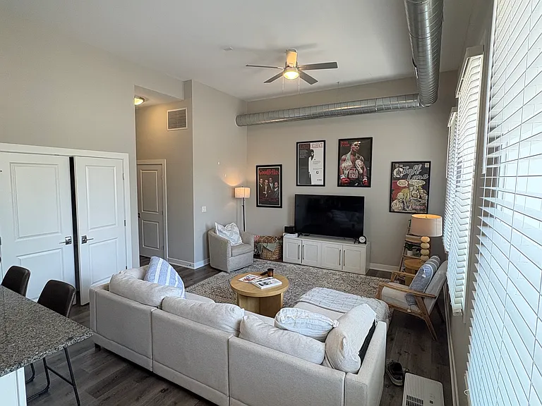 1416 Indiana Ave #104 — Photo 3