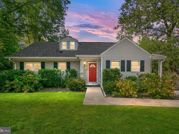 6431 Eppard St, Falls Church, VA 22044