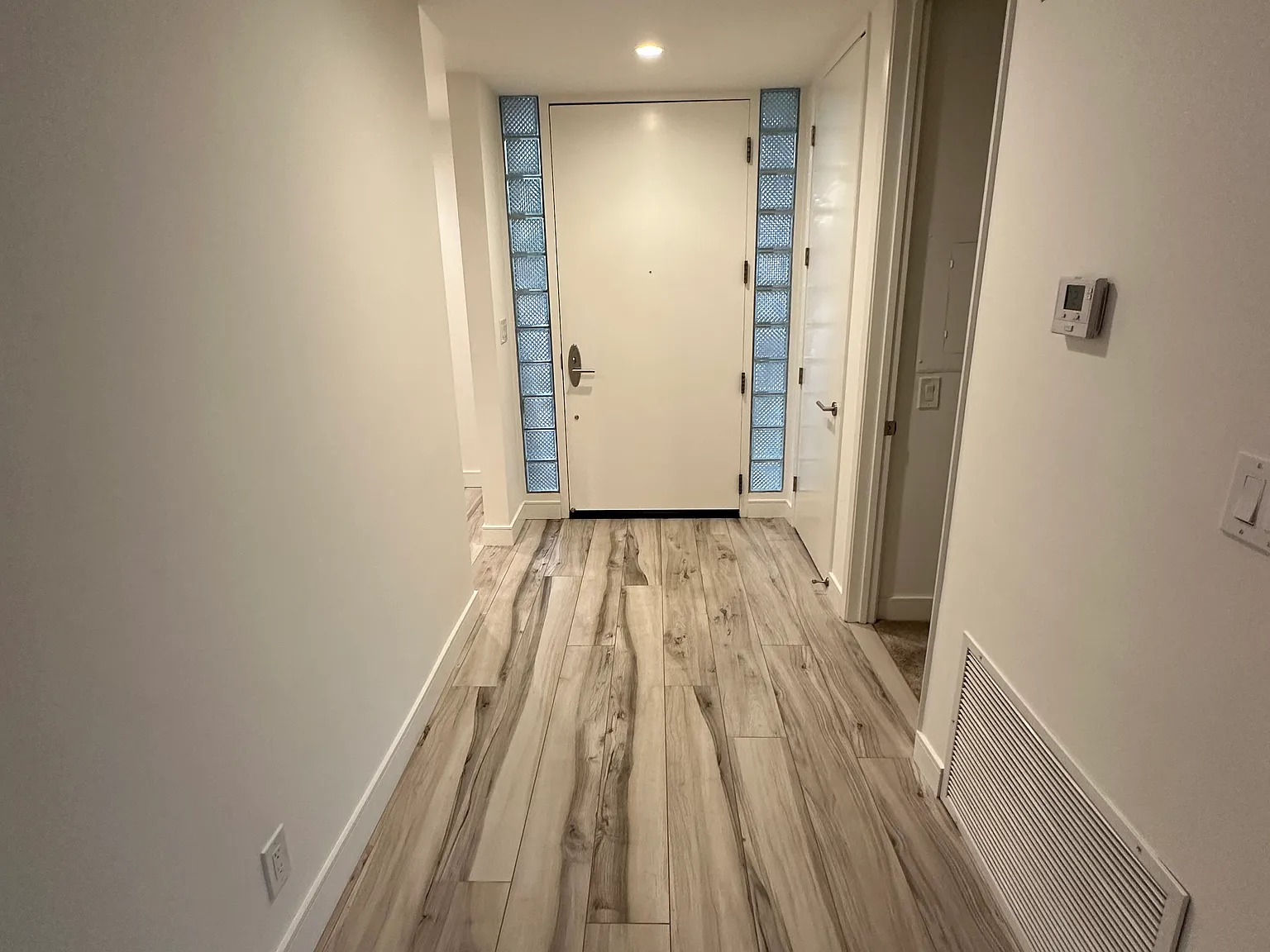 2 bed, 1300 sqft, $5,800 — Photo 3
