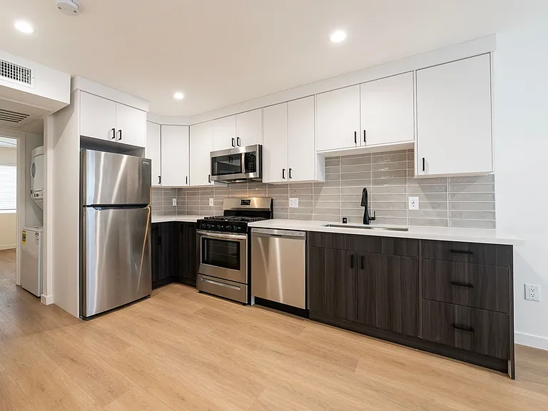 611 N Occidental Blvd — Photo 19