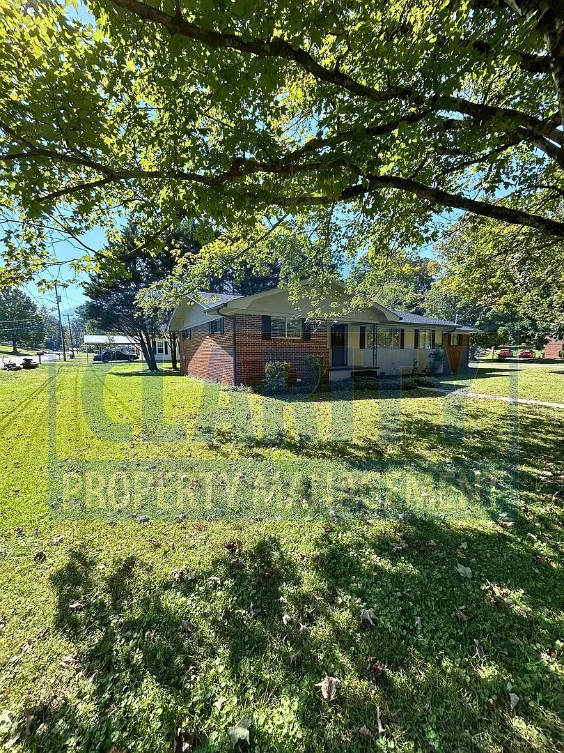 Beautiful 3-bedroom, ranch-style home! — Photo 3