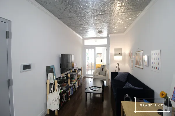 Rented by Grand & Co. | media 22