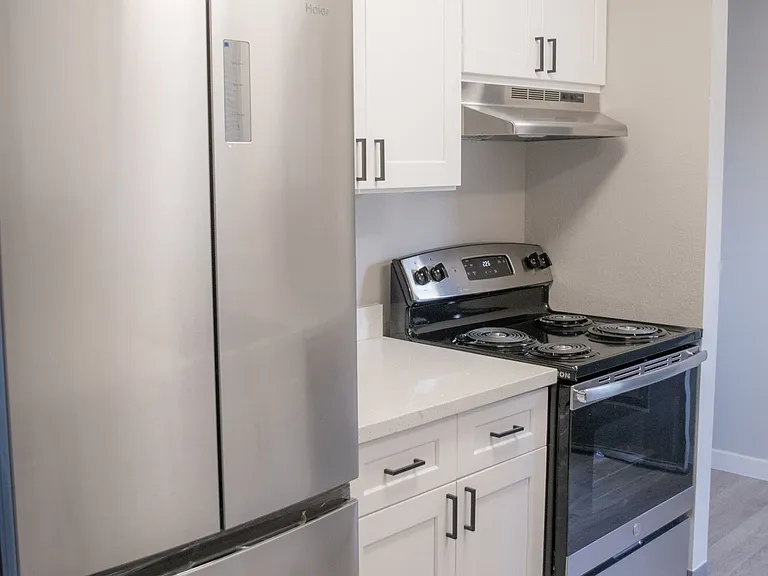 The Valley Apartments — Photo 12