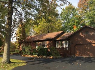 15668 Edgewood Dr, Middlefield, OH 44062