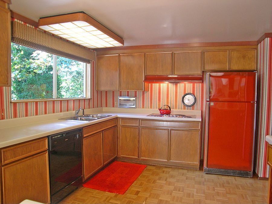 2nd image of 3000 128th Ave NE