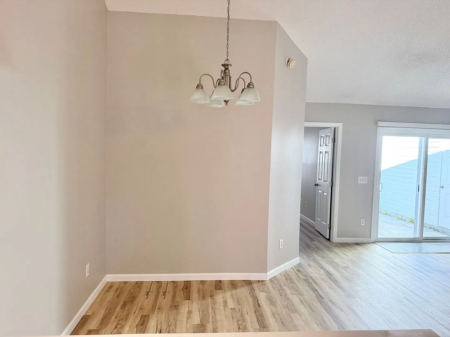 Merestone, the point at Barclay, mid Wilmington, Brick 2BR — Photo 4