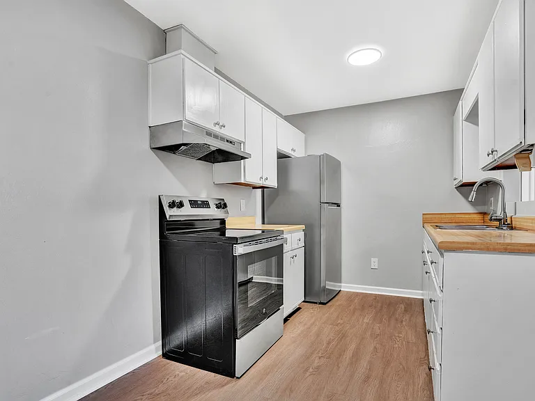 Flats at Thrasher Park — Photo 8