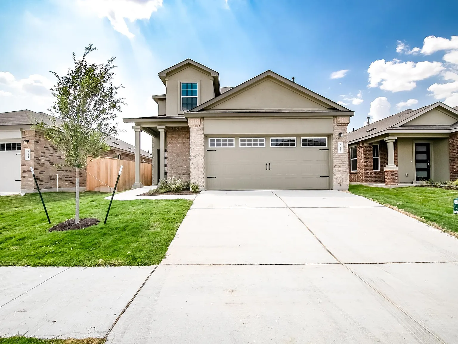 4 bed, 3.5 bath, 2399 sqft, $2,350 — Photo 2