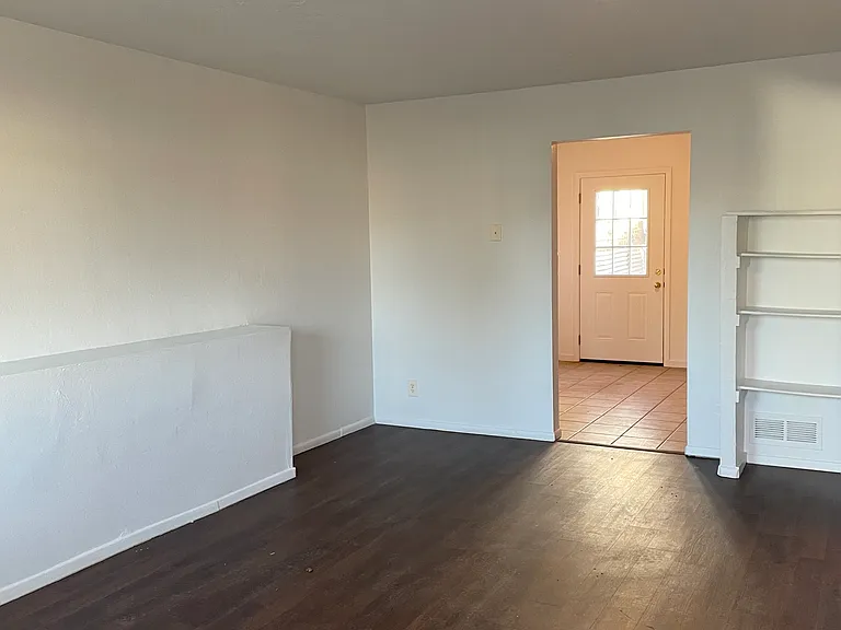 1st Floor Nob Hill 1 Bed Apartment 1 Block to Morningside Park — Photo 51