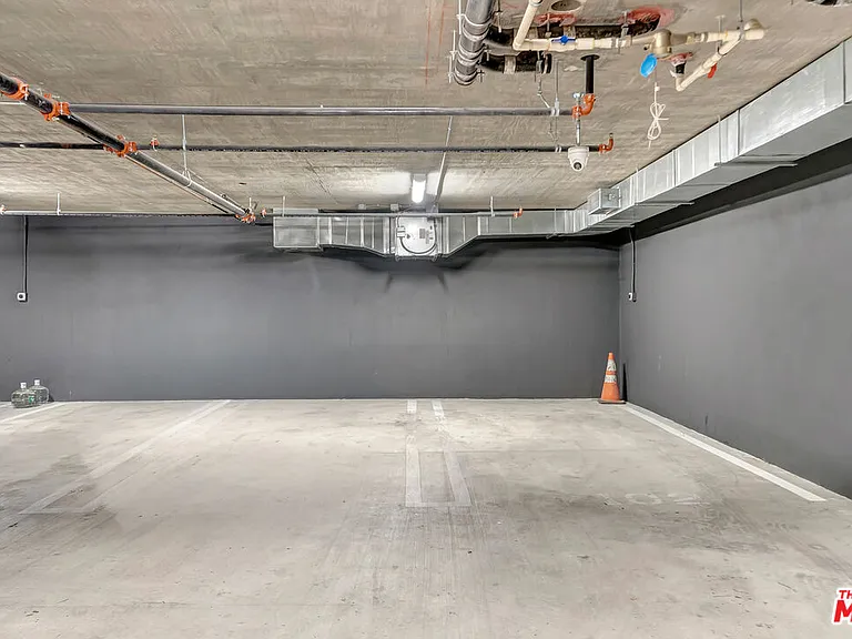 652 Huntley Dr #102 — Photo 42