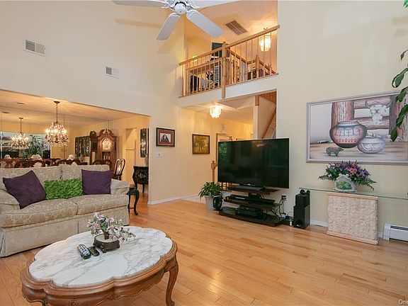 5th image of 209 Brittany Ct