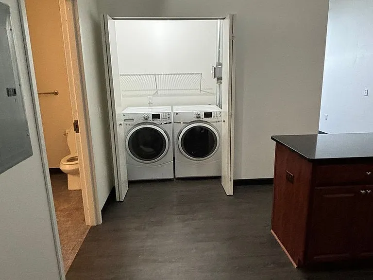 23 N Summit St — Photo 9