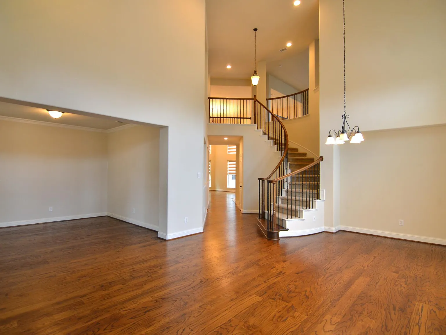 700 Addie Ln — Photo 2