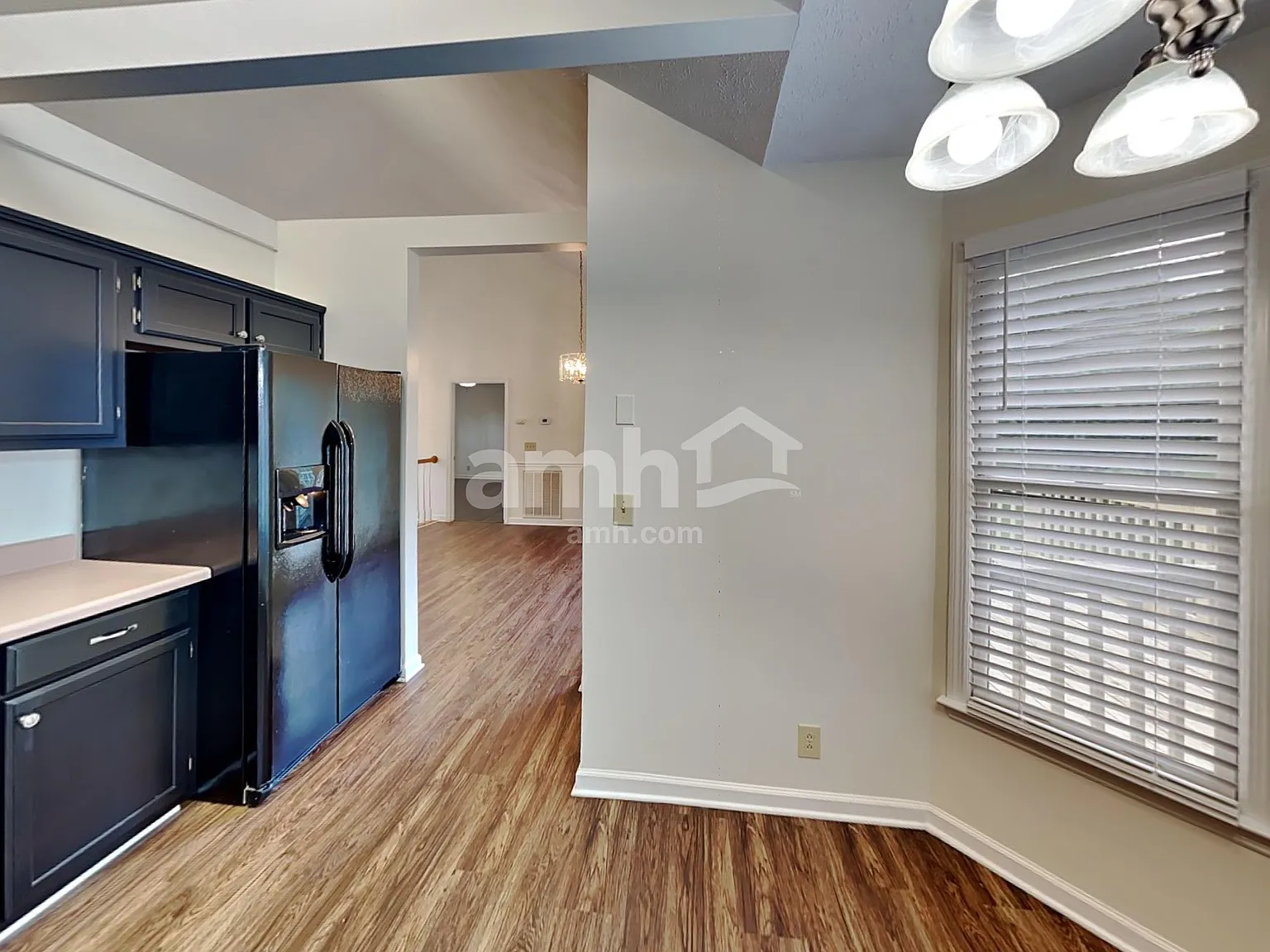 3 bed, 2.0 bath, 1720 sqft, $2,230 — Photo 3