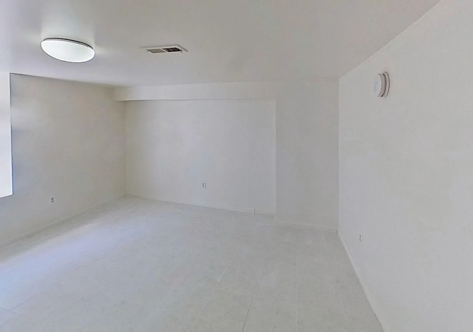 One Bedroom Apartment w/ Office Space — Photo 4