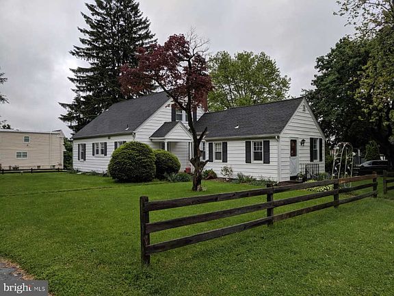 5th image of 4205 Berry Ave