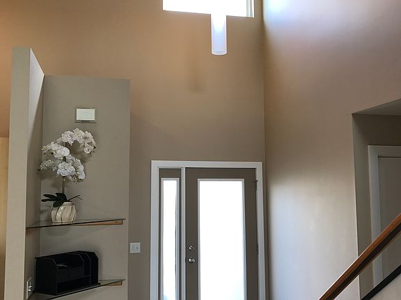 Entryway with 18ft ceilings