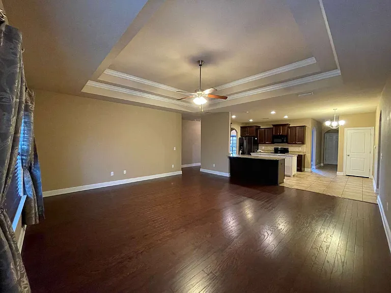 5010 Maggie Ln — Photo 3