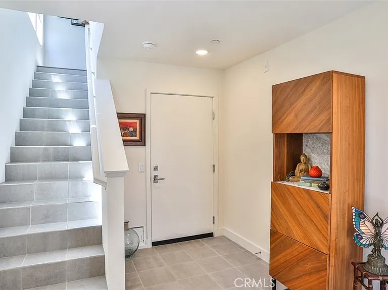 1207 Doheny Way — Photo 5