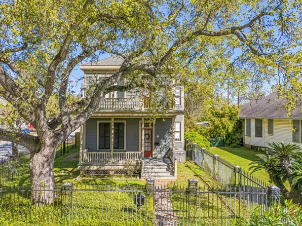 3828 Bernardo De Galvez, Galveston, TX 77550