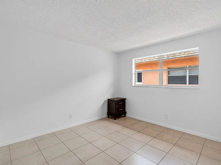450 SW 2nd Ave #205 — Photo 23